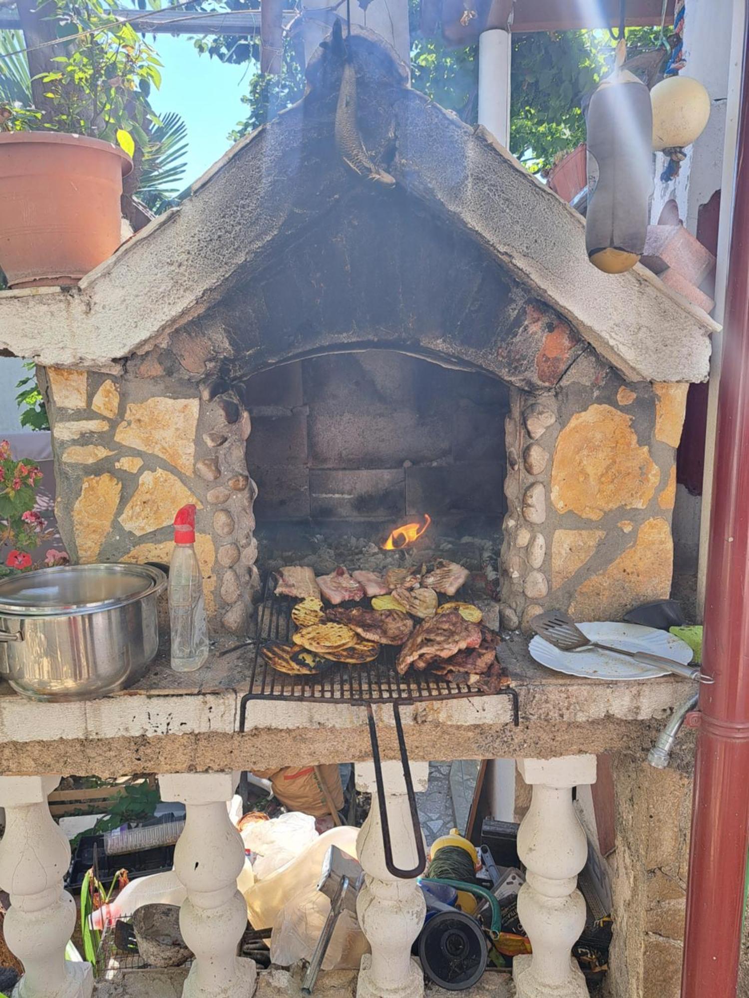Apartmani Ana-Lora Lopar Εξωτερικό φωτογραφία