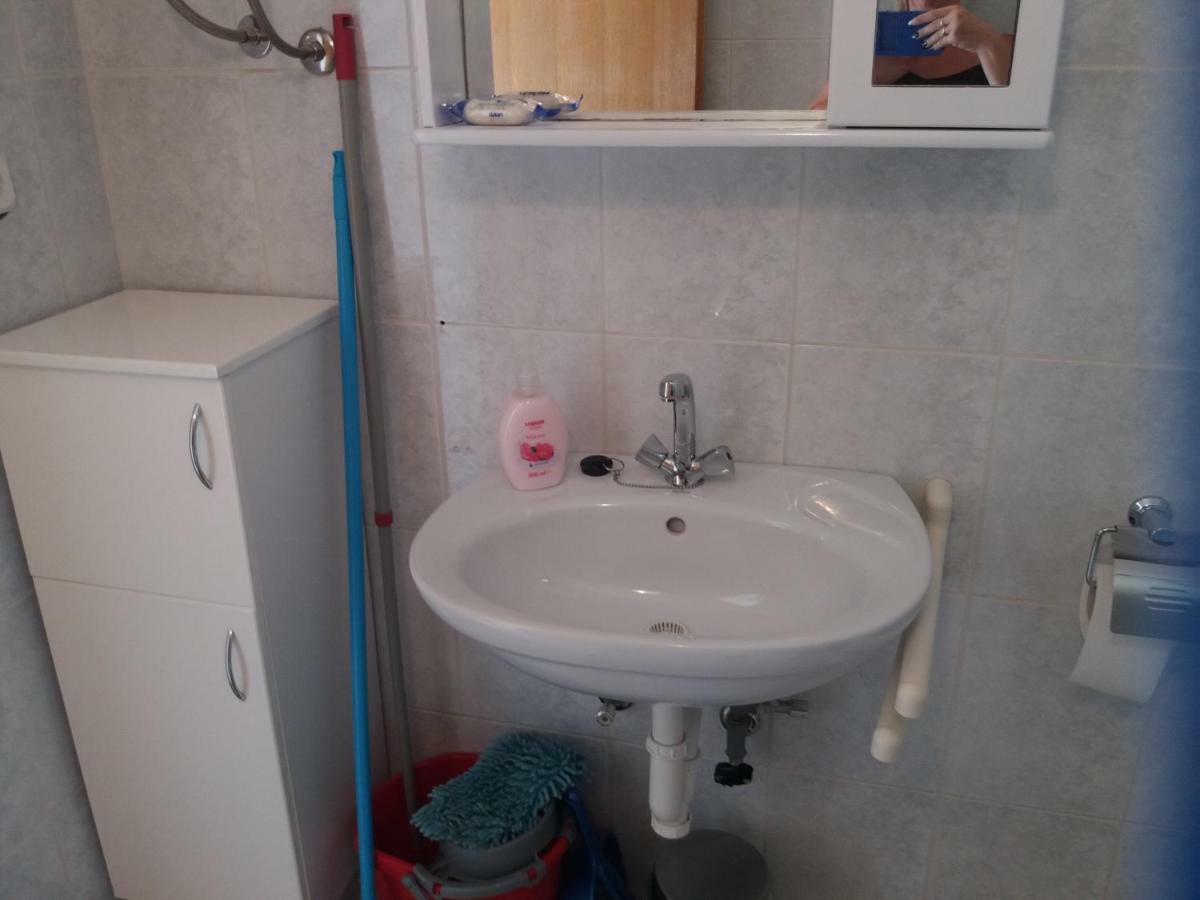 Apartmani Ana-Lora Lopar Εξωτερικό φωτογραφία